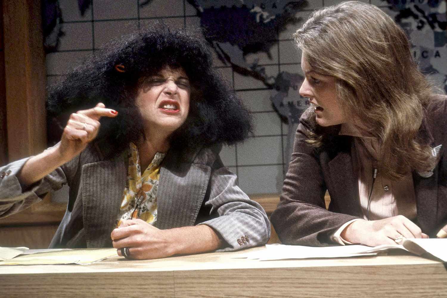 SATURDAY NIGHT LIVE, from left: Gilda Radner, as Roseanne Roseannadanna, Jane Curtin