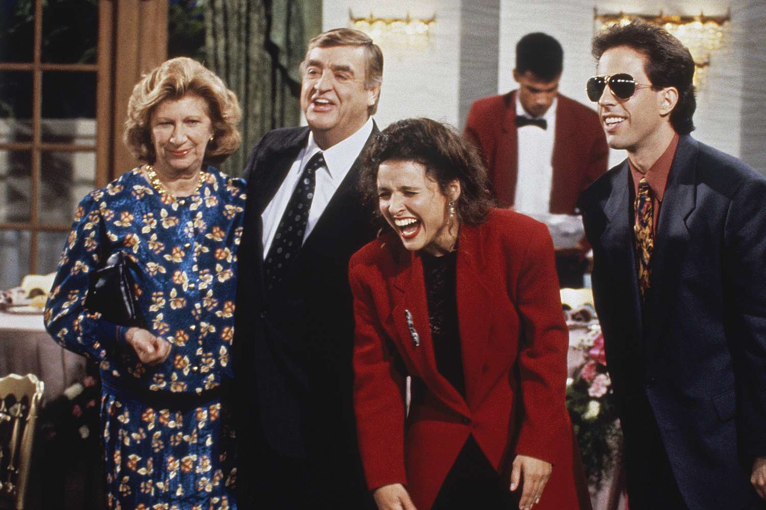 Liz Sheridan, Barney Martin, Julia Louis-Dreyfus, and Jerry Seinfeld on 'Seinfeld'