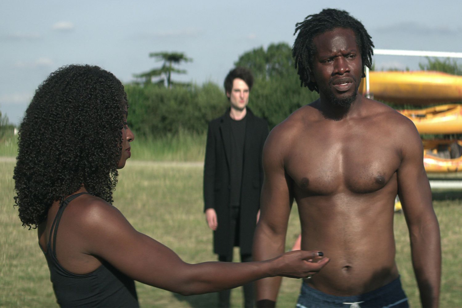 The Sandman. (L to R) Kirby Howell-Baptiste as Death, Tom Sturridge as Dream, Leemore Marrett Jr as Sam, Liberty Buckland as Tabitha in episode 106 of The Sandman. Cr. Courtesy of Netflix © 2022