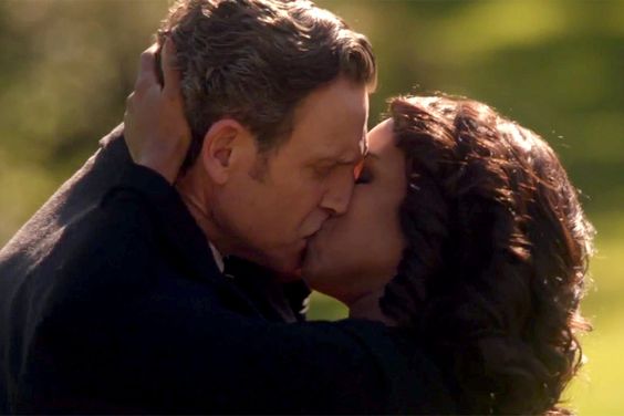 Scandal Season 6 finale kiss