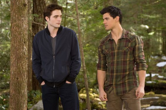 THE TWILIGHT SAGA: BREAKING DAWN - PART 2 (2012) ROBERT PATTINSON and TAYLOR LAUTNER