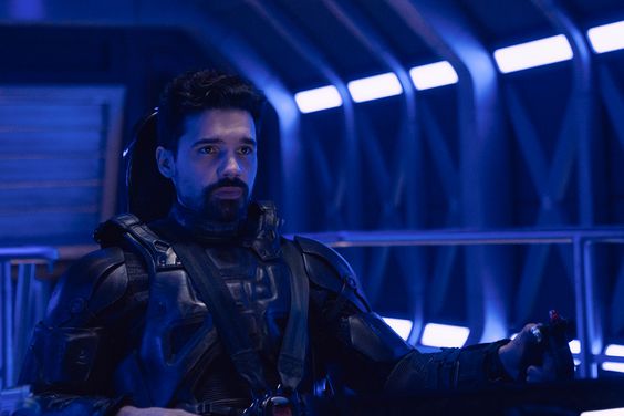 STEVEN STRAIT stars in THE EXPANSE