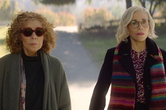 Moving On Lily Tomlin; Jane Fonda