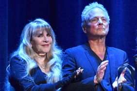 Stevie Nicks (L) and Lindsey Buckingham