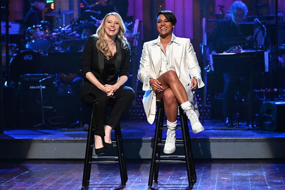 SATURDAY NIGHT LIVE Ariana DeBose, Bleachers Episode 1815 Pictured: (l-r) Kate McKinnon and host Ariana DeBose during the Monologue on Saturday, January 15, 2022