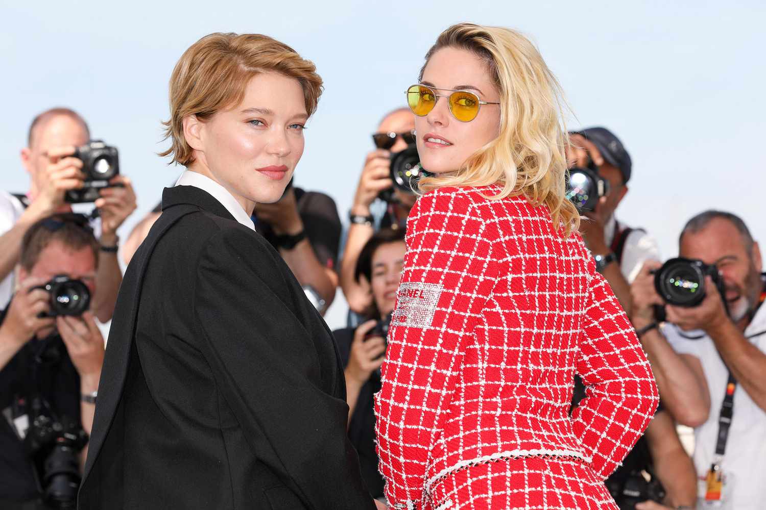 Cannes Film Festival 2022 Léa Seydoux and Kristen Stewart attend the photocall for "Crimes Of The Future" during the 75th annual Cannes film festival at Palais des Festivals on May 24, 2022 in Cannes, France.
