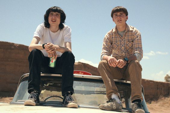 STRANGER THINGS. (L to R) Finn Wolfhard as Mike Wheeler and Noah Schnapp as Will Byers in STRANGER THINGS. Cr. Courtesy of Netflix © 2022