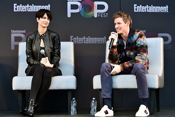 Katherine Waterston and Eddie Redmayne (Fantastic Beasts and Where to Find Them)