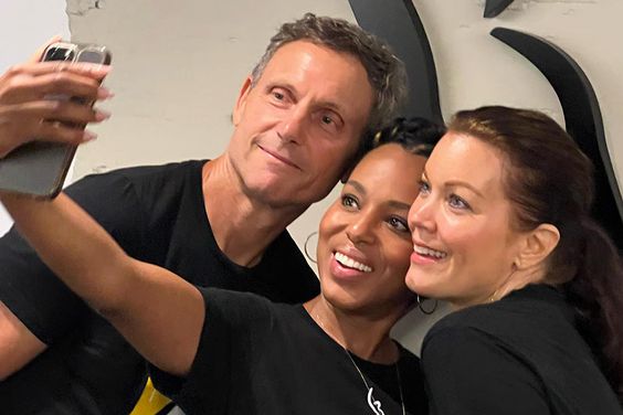 Scandal costars Tony Goldwyn, Kerry Washington, and Bellamy Young pose for a photo together