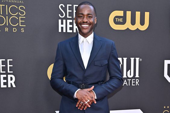 LOS ANGELES, CALIFORNIA - MARCH 13: Ncuti Gatwa attends the 27th Annual Critics Choice Awards at Fairmont Century Plaza on March 13, 2022 in Los Angeles, California. (Photo by Axelle/Bauer-Griffin/FilmMagic)