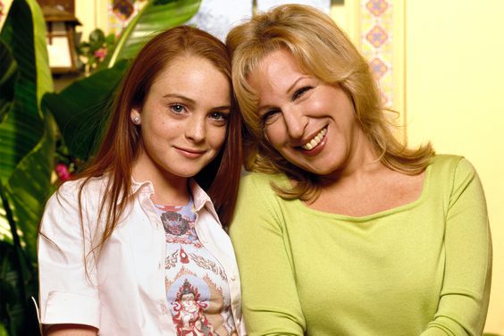 Bette, a CBS television sitcom. Pictured from left is Lindsay Lohan (as Rose), Bette Midler (as Bette). Gallery session April 1, 2000. 