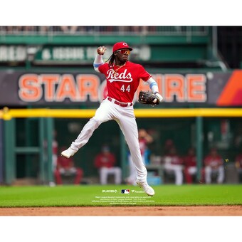 Elly De La Cruz Cincinnati Reds Unsigned Jump Throw Photograph