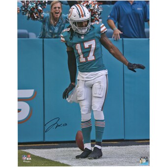 Autographed Miami Dolphins Jaylen Waddle Fanatics Authentic 16'' x 20'' Aqua Jersey Celebration Photograph