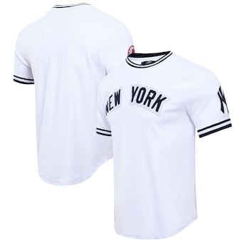 Men's New York Yankees  Pro Standard White Classic Chenille Double Knit T-Shirt