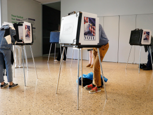 People cast their early ballots for the 2022 general election