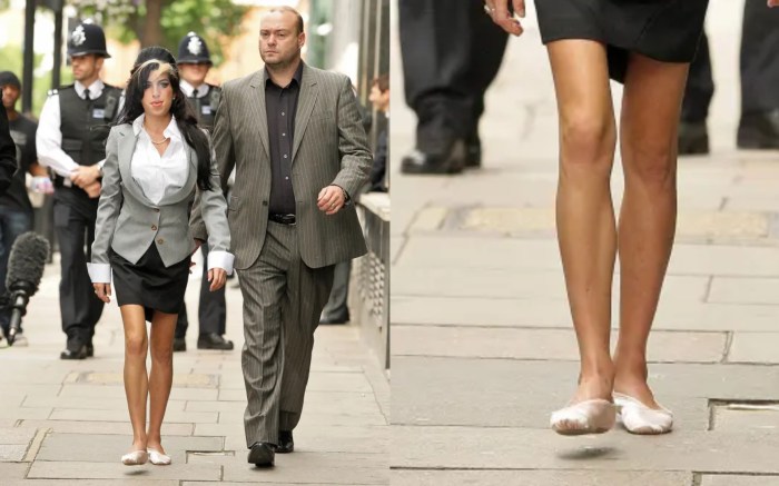 Amy Winehouse arrives at Westminster Magistrates Court in central London wearing ballet flats on July 24, 2009.