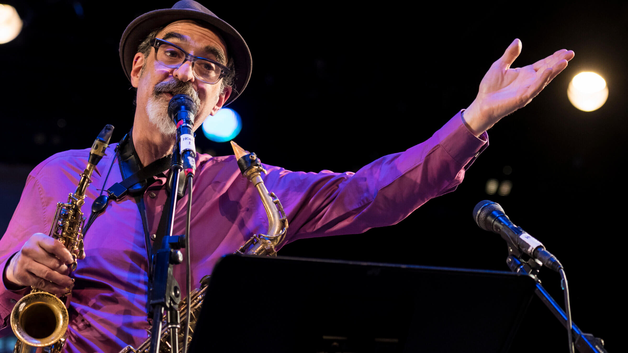 Roy Nathanson performs at Symphony Space, 2017.