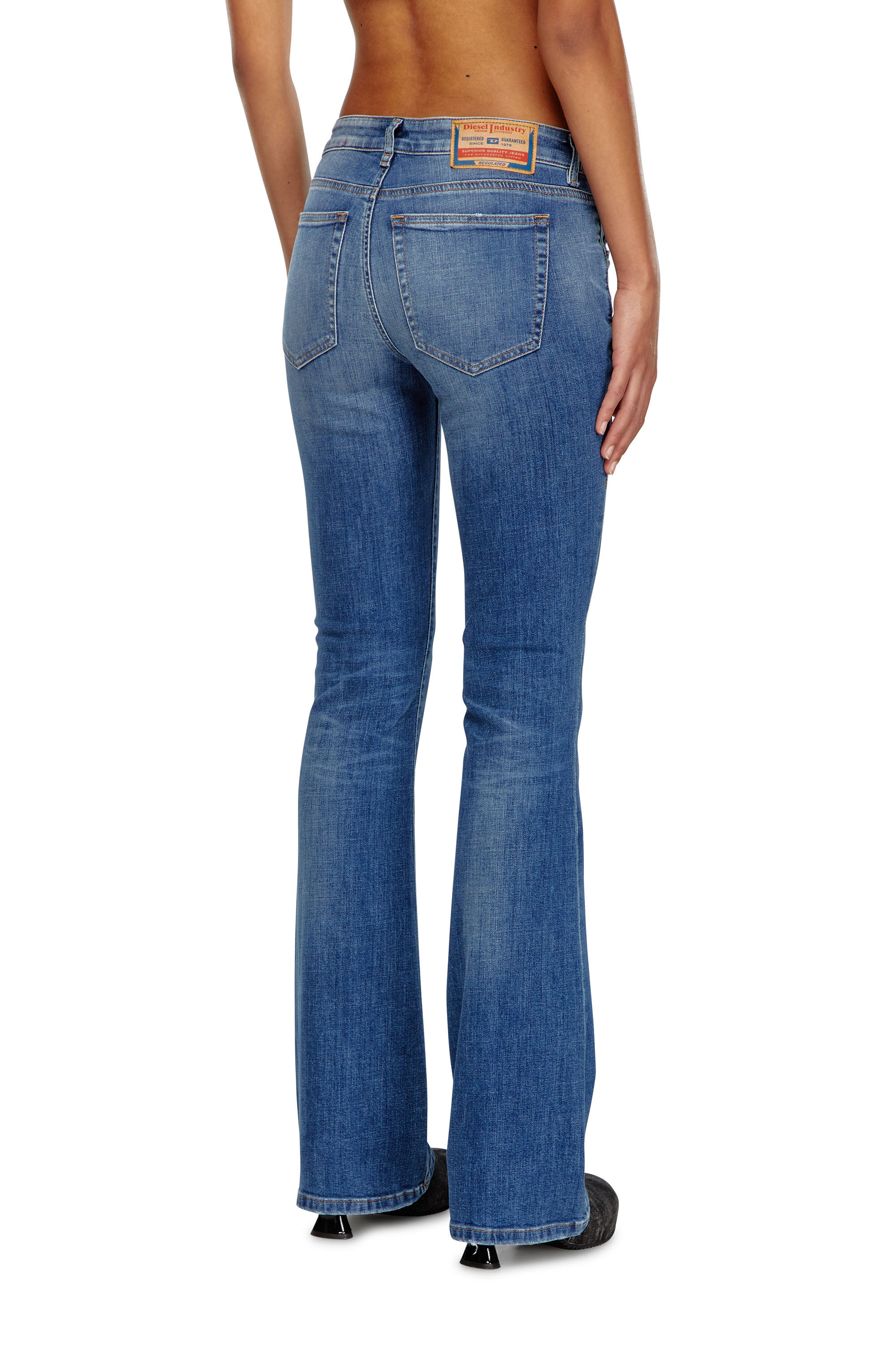 Diesel - Femme Bootcut and Flare Jeans 1969 D-Ebbey 09J33, Bleu moyen - Image 4