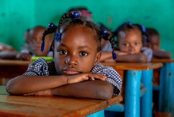 Des élèves dans une école de Haiti