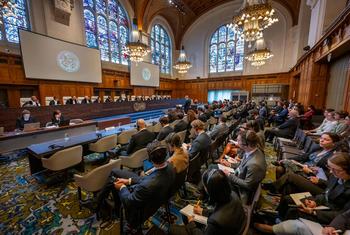 Uma vista da sala do Tribunal Internacional de Justiça em Haia no caso África do Sul v.