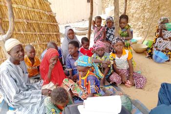 Des centaines de Burkinabés ayant fui l’insécurité dans leur pays pour trouver refuge de l'autre côté de la frontière avec le Niger (photo d'archives).