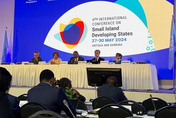 Deputy Secretary-General Amina Mohammed (second left) at the closing of the Fourth International Conference on Small Island States (SIDS4) in Antigua and Barbuda.