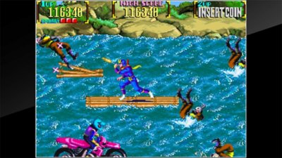 เกมเพลย์ของเกม Mystic Warriors แสดงให้เห็นภาพตัวละครต่อสู้อยู่บนแพ