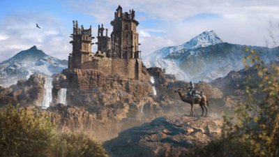 Capture d'écran d'Assassin's Creed Mirage – un assassin encapuchonné assis à dos de dromadaire regarde une vaste chaîne de montagnes du Moyen-Orient