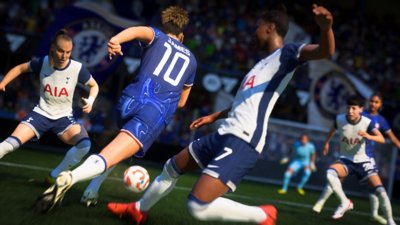 لقطة شاشة من لعبة EA Sports FC 25 تعرض Lauren James وهي تلعب لنادي Chelsea