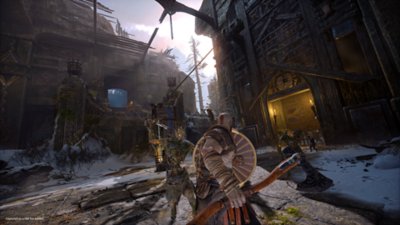 God of War - Screenshot di Kratos con uno scudo