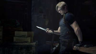 Resident Evil 4 – Screenshot, der Leon S. Kennedy auf ein Messer blickend zeigt.