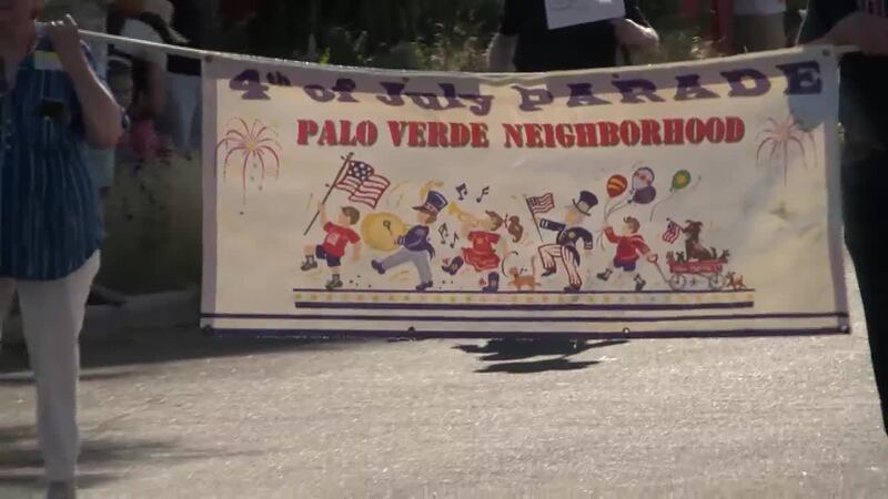 Tucson residents wake up early for Independence Day parade
