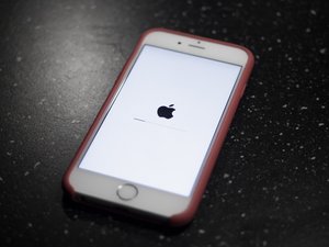 iPhone atascado en el logotipo de Apple