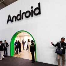 Android logo on wall