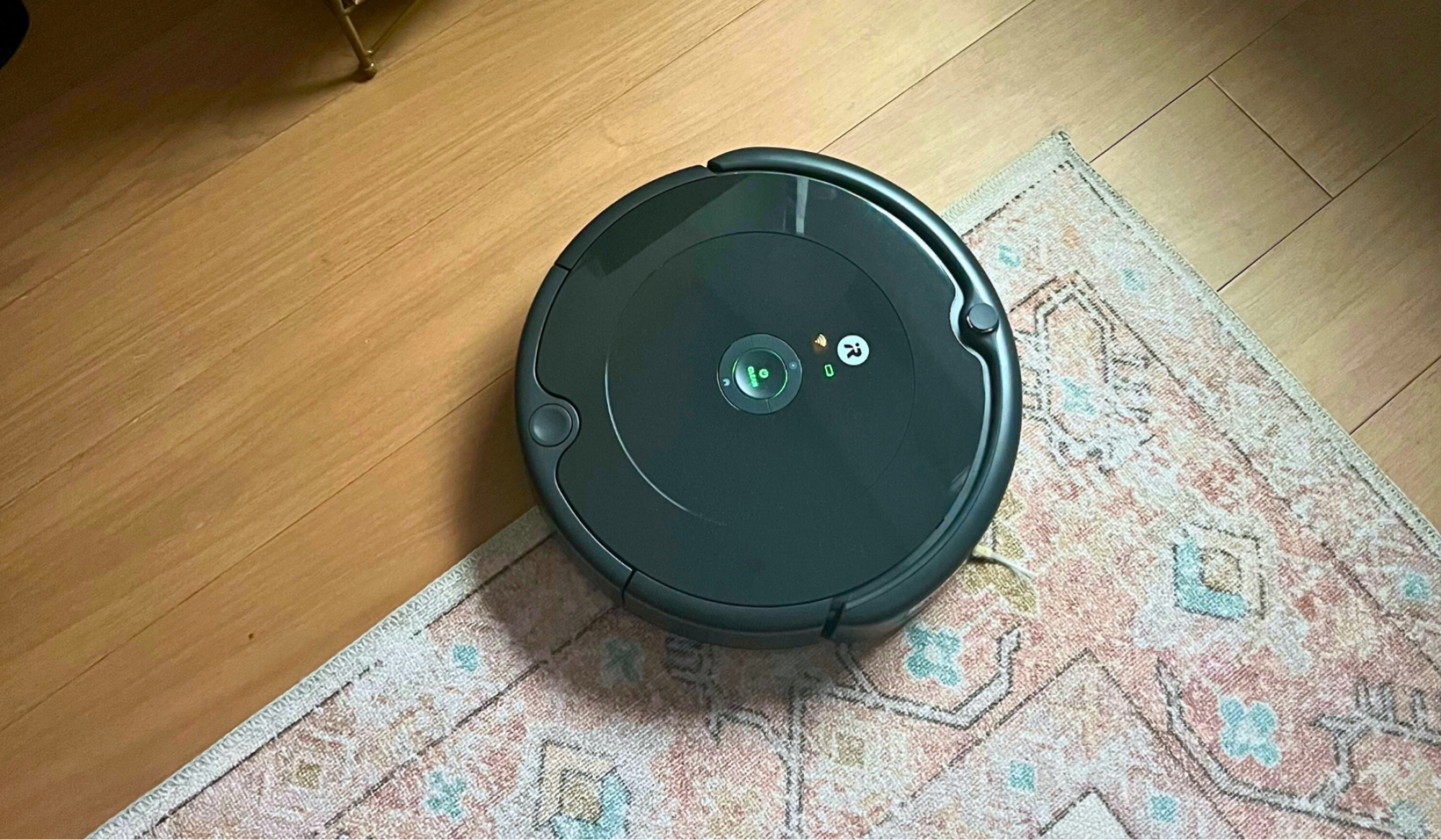 Roomba 694 cleaning rug and hardwood floor