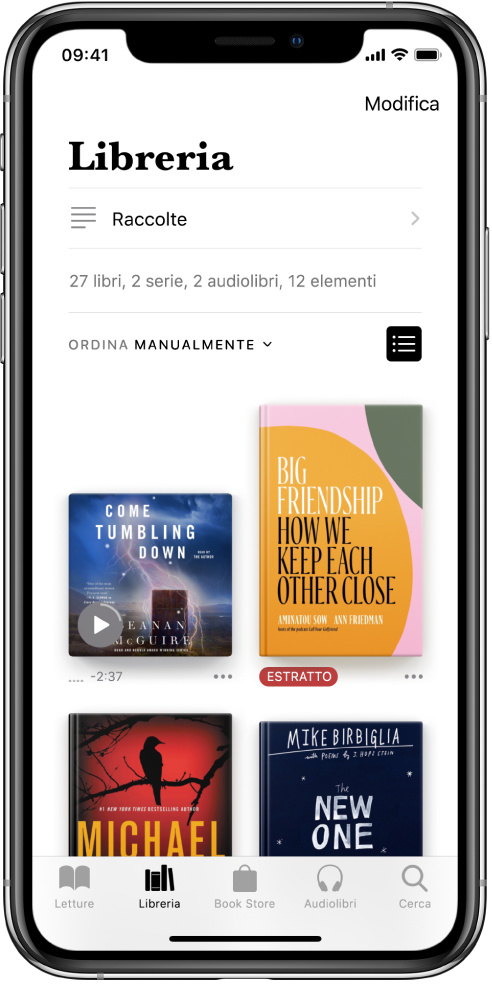 La schermata libreria nell’app Libri. Nella parte superiore dello schermo è presente il pulsante Raccolte e le opzioni di ordinamento. L’opzione di ordinamento Recenti è selezionata. Al centro dello schermo sono presenti copertine di libri sulla libreria. Nella parte inferiore dello schermo, da sinistra a destra, sono presenti le sezioni Letture, Libreria, Book Store, Audiolibri e Cerca.