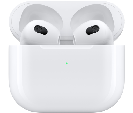 AirPods (3e génération) dans leur étui de recharge.