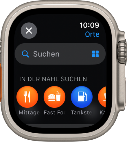 Die Anzeige „Suchen“ in der App „Karten“ mit dem Suchfeld im oberen Bereich. Unten wird die Überschrift „In der Nähe suchen“ mit Kategorien wie Mittagessen und Tankstellen angezeigt.