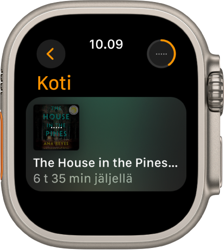 Koti-valikko Äänikirjat-apissa. Toistossa nyt ‑painike on ylhäällä oikealla. Parhaillaan toistettava kirja näytetään keskellä, ja jäljellä oleva aika näytetään nimen alla.