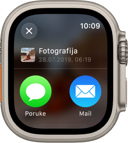 Zaslon dijeljenja u aplikaciji Foto. Dijeljena fotografija nalazi se na vrhu zaslona, a tipke Poruke i Mail ispod.