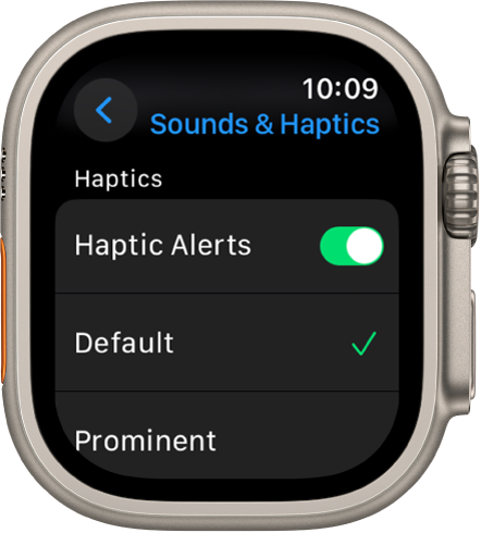 „Sounds & Haptics“ nustatymai laikrodyje „Apple Watch“, „Haptic Alerts“ jungiklis ir po juo pateiktos parinktys „Default“ bei „Prominent“.