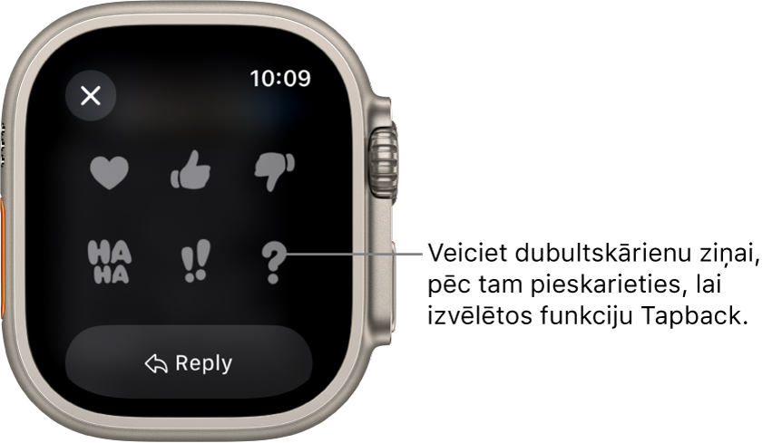 Messages sarakste ar Tapback opcijām: sirsniņa, pacelts īkšķis, nolaists īkšķis, Ha Ha, !! un ?. Apakšā ir poga Replay.