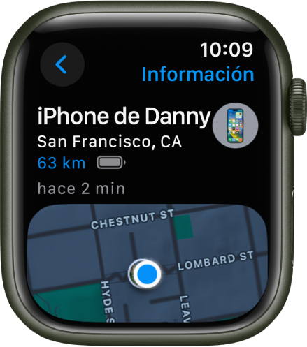 La app Buscar Dispositivos con la ubicación de un iPhone. Arriba está el nombre del dispositivo con la ubicación, la distancia, la carga de la batería y la última hora a la que respondió el dispositivo debajo. La mitad inferior de la pantalla muestra un mapa con un punto que indica la ubicación aproximada del dispositivo. Arriba a la izquierda está el botón Atrás.