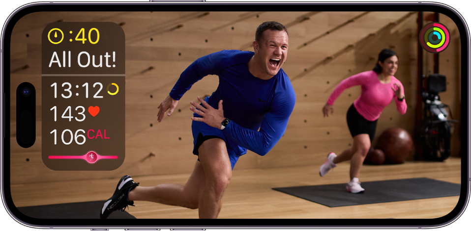 Entraînement Fitness+ sur un iPhone qui affiche le temps restant, la fréquence cardiaque et la dépense calorique.