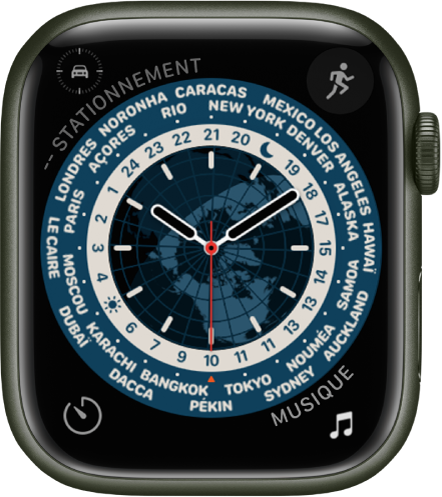 Le cadran « Horloge mondiale » affichant une horloge analogique. Au milieu de l’écran se trouve un plan de la Terre, représentant le jour et la nuit. Des nombres et des noms de villes sont situés autour du cadran. Ils indiquent l’heure dans chaque lieu. Chaque coin comprend une complication : Repère de stationnement en haut à gauche, Exercice en haut à droite, Minuteur en bas à gauche et Musique en bas à droite.