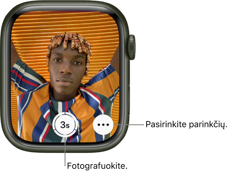 Kai „Apple Watch“ naudojamas kaip nuotolinis fotoaparato valdymo pultas, jo ekrane rodomas „iPhone“ fotoaparato rodinys. Fotografavimo mygtukas pateiktas apačioje centre, o „More Options“ mygtukas pateiktas apačioje dešinėje. Užfiksavus nuotrauką, apačioje kairėje pateikiamas nuotraukų žiūryklės mygtukas.