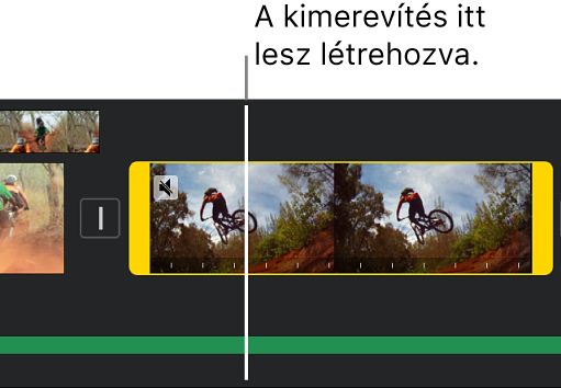 Az idővonalon egy videoklip látható sárga fogantyúkkal mindkét szélén, és a lejátszófej a kimerevített képkocka hozzáadási helyén található.