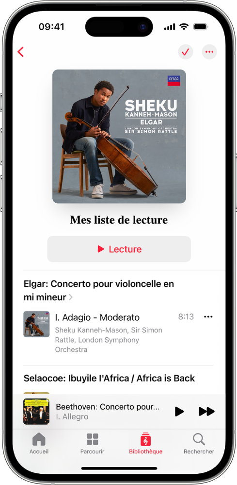 Un iPhone sur lequel s’affiche une liste de lecture personnelle dans Classique. En haut de l’écran se trouvent l’illustration d’album, le nom de la liste de lecture et le bouton Lecture. Le mini-lecteur se trouve près du bas de l’écran et affiche la pièce en cours de lecture. Les boutons Accueil, Parcourir, Bibliothèque et Rechercher apparaissent sous le mini-lecteur.