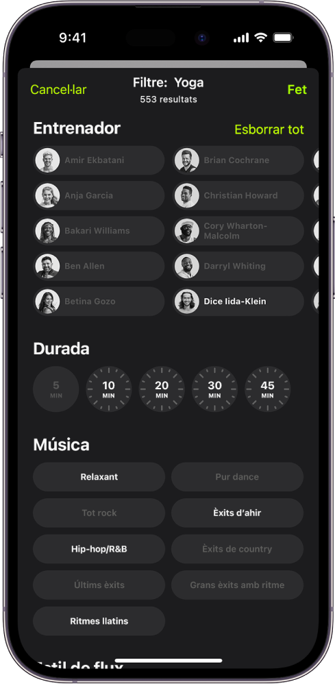 Pantalla de l’Apple Fitness+ que mostra les opcions per ordenar i filtrar els entrenaments. A la part superior de la pantalla hi ha una llista d’entrenadors. Els intervals de temps es troben al centre de la pantalla. A sota hi ha una llista de gèneres musicals.