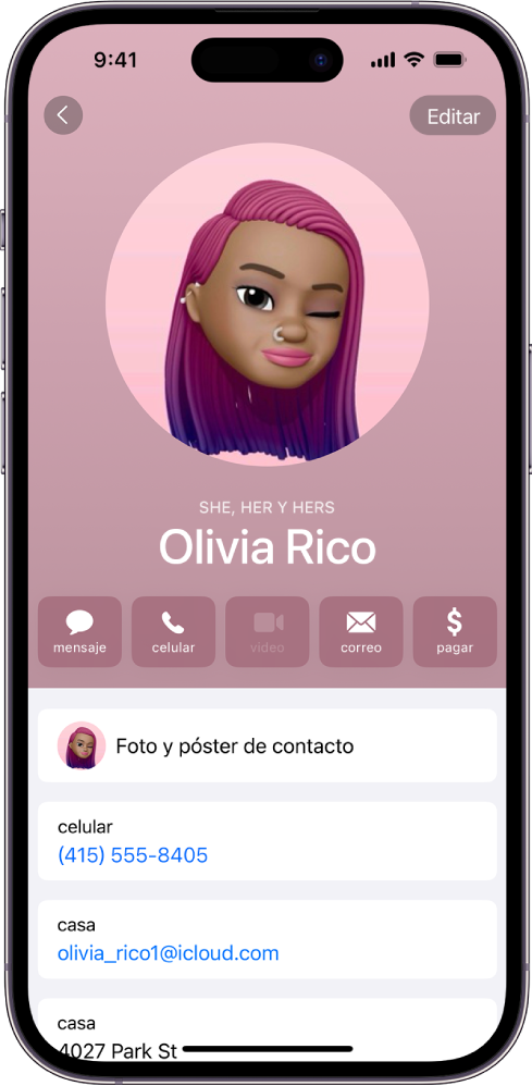 Un contacto llamado Daniela Escobedo con los pronombres Ella, Su y Suyo debajo de la foto de contacto. Debajo de su nombre se incluyen botones para enviar un mensaje, llamar, enviar un correo y usar Apple Pay. En la parte inferior de la pantalla están el número de teléfono celular y el correo electrónico del contacto.